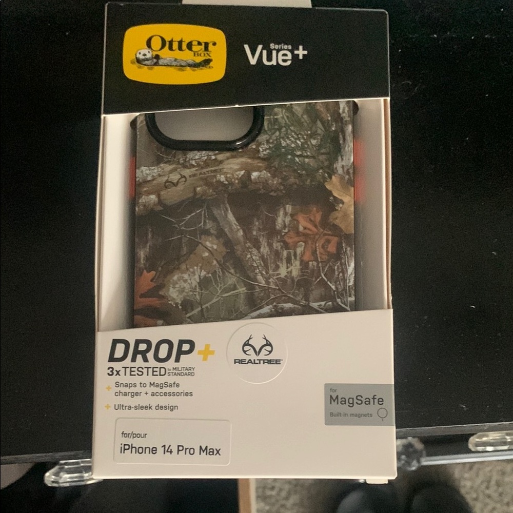 Brand new iPhone 14 Pro Max otter box in case